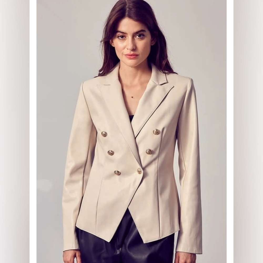 FAUX LEATHER ECRU BLAZER